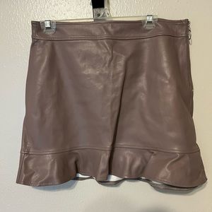 NWT!! Express skirt ⭐️